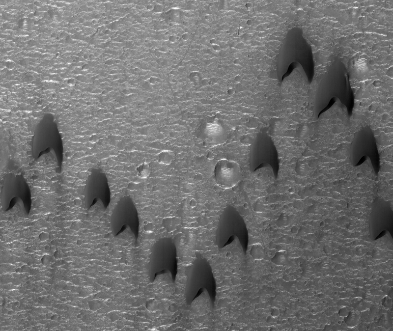 Illustration for article titled Barchan Dunes on Mars